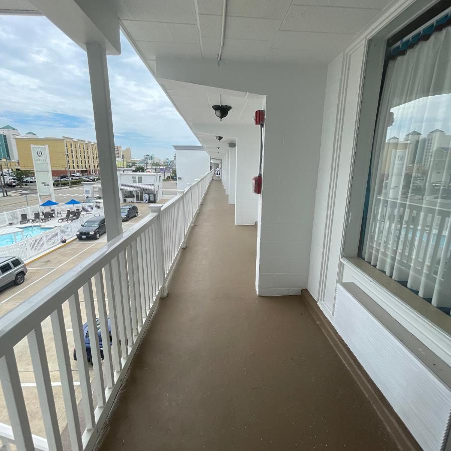 Hotel Oceans 2700 Virginia Beach Esterno foto