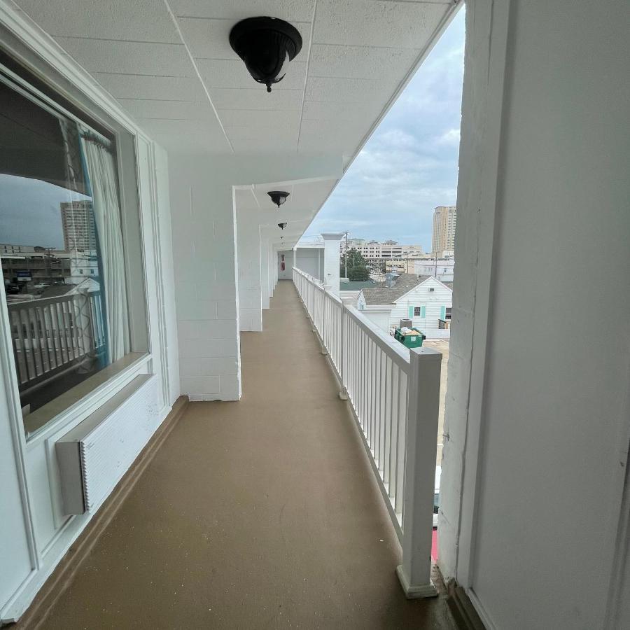 Hotel Oceans 2700 Virginia Beach Esterno foto